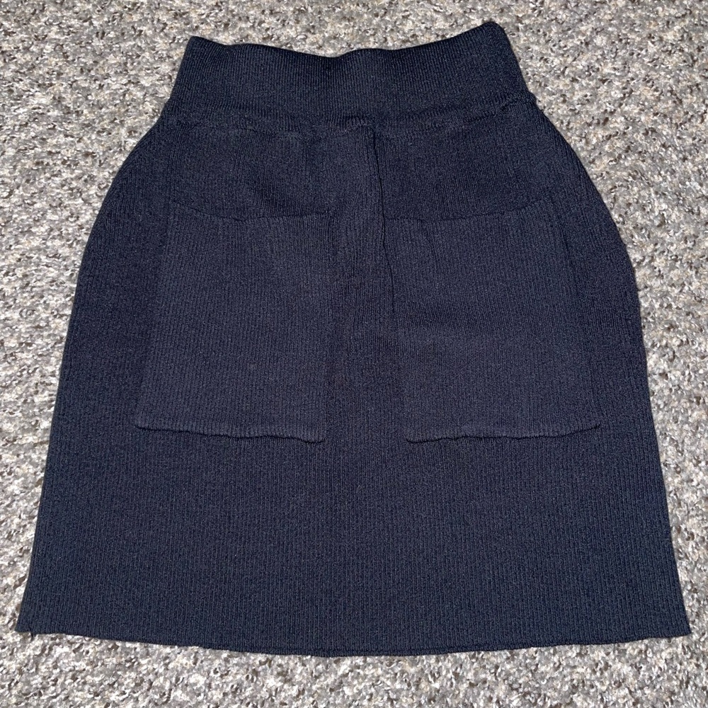 Black Mini Skirt; Size: Small